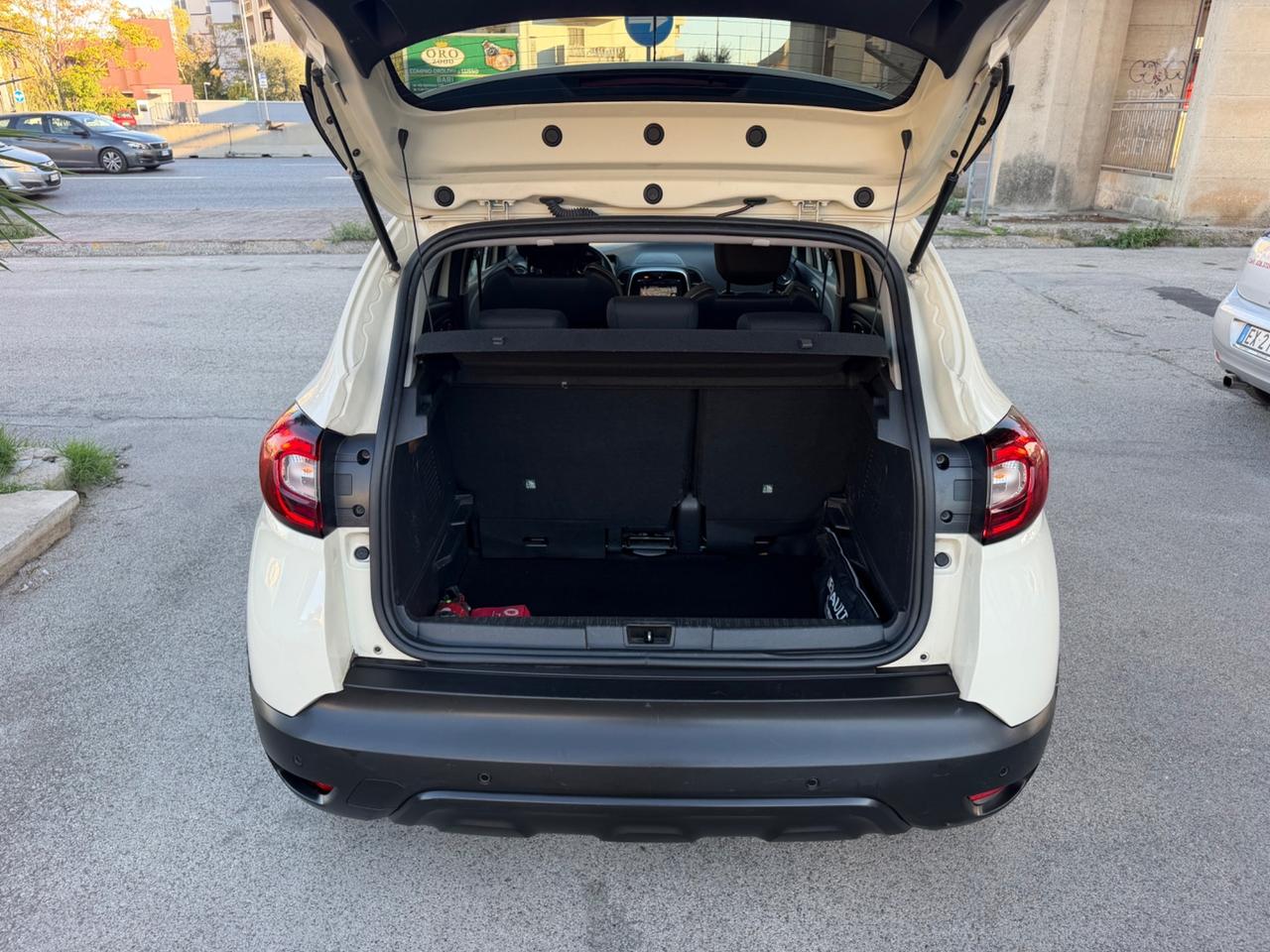 Renault Captur dCi 8V 90 CV EDC Sport Edition