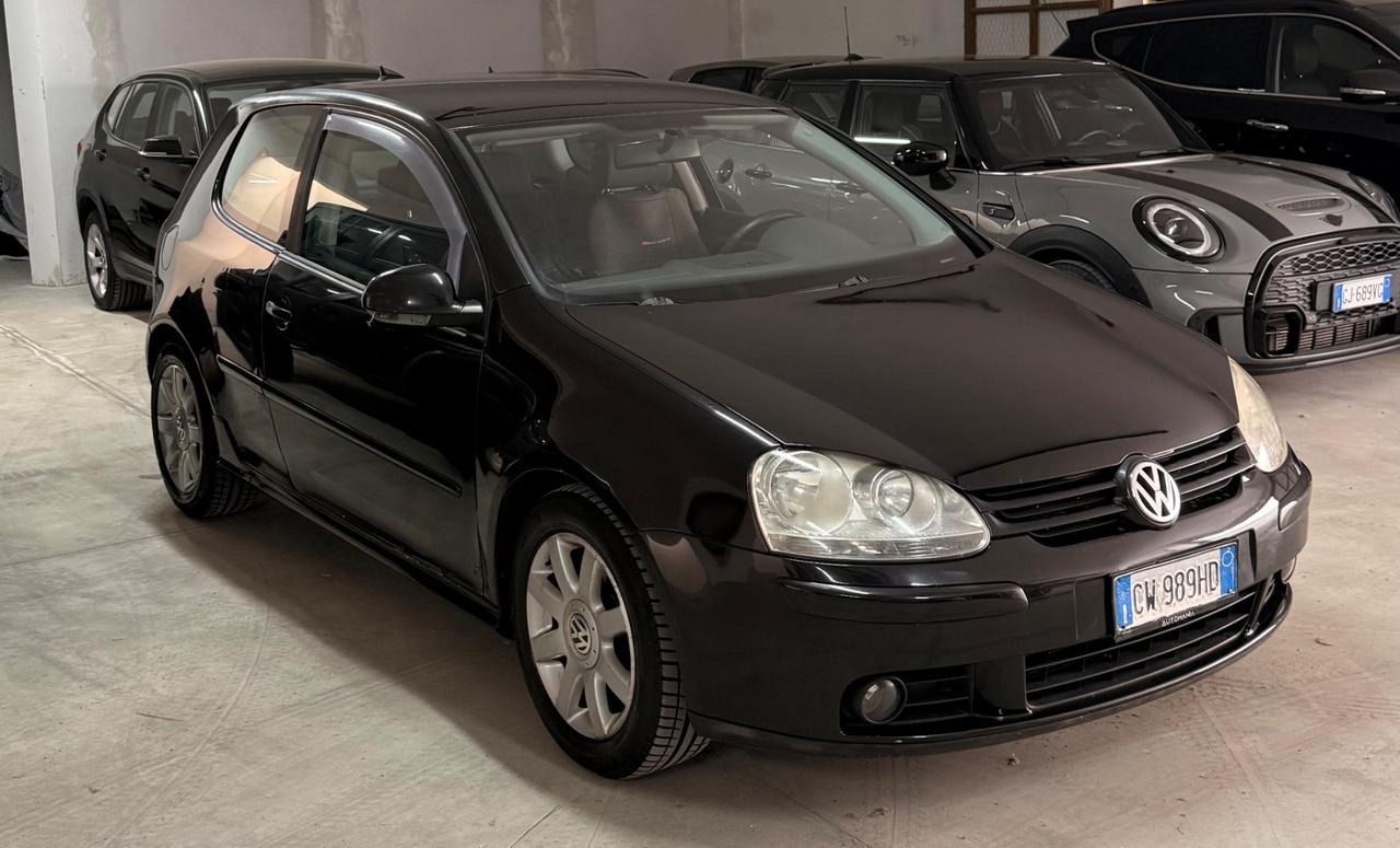 Volkswagen Golf 2.0 16V TDI 3p. Sportline