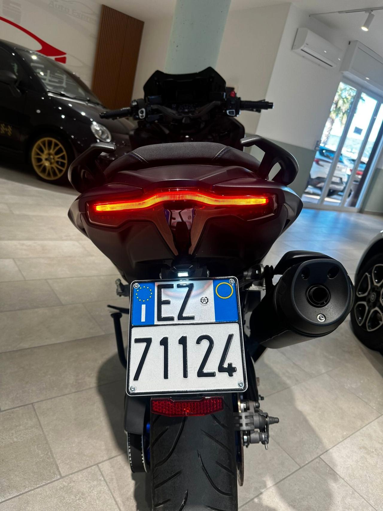 Yamaha TMAX 560