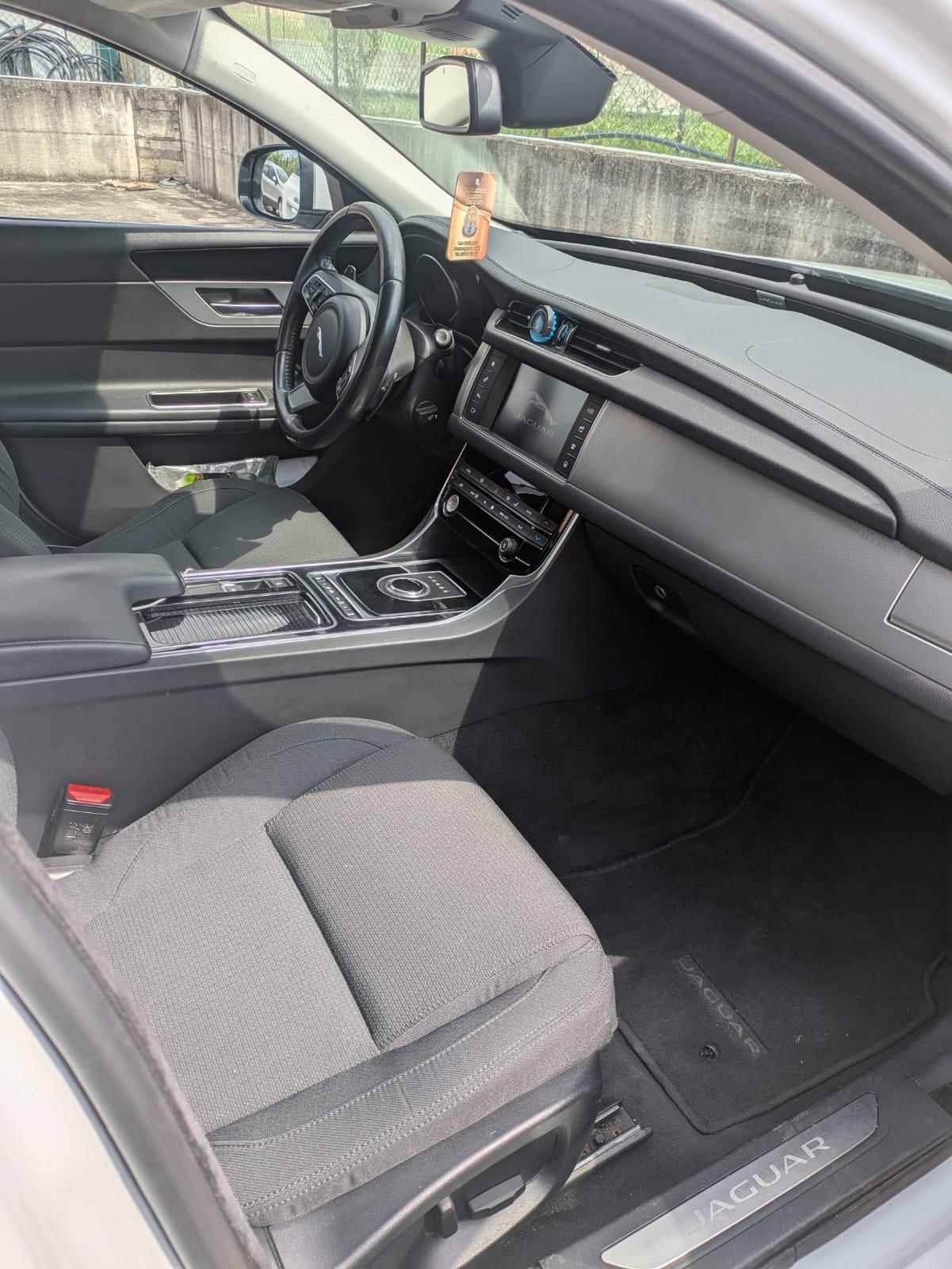 Jaguar XF Sportbrake 2.0 D 180 CV AUT/NAVI/LED