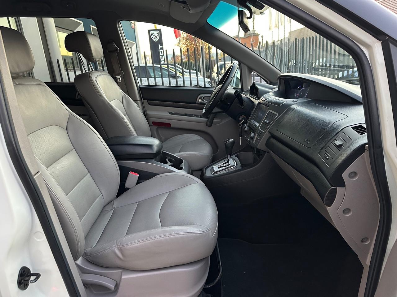 Ssangyong Rodius 2.2 Diesel 4WD A/T Classy Pelle Smart Audio