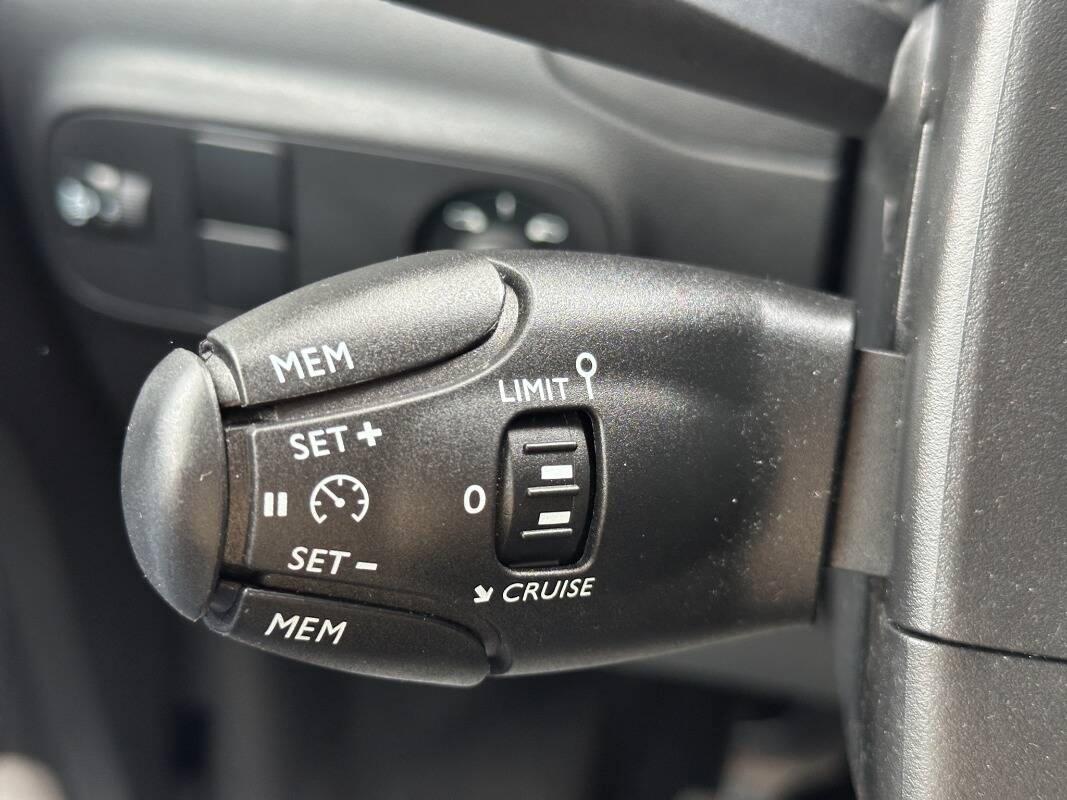 Citroen C3 1.2 puretech Shine 83cv con Telecamera e CarPlay