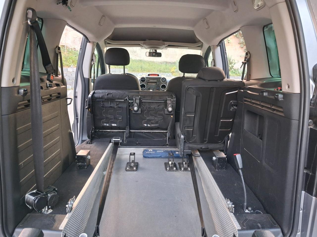 Peugeot Partner Pianale ribassato con rampa disabili in carrozzina