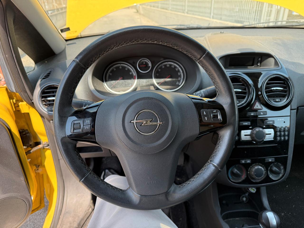 OPEL CORSA 2010 1.2 BENZ 85 CV *CAMBIO AUTOMATICO ?