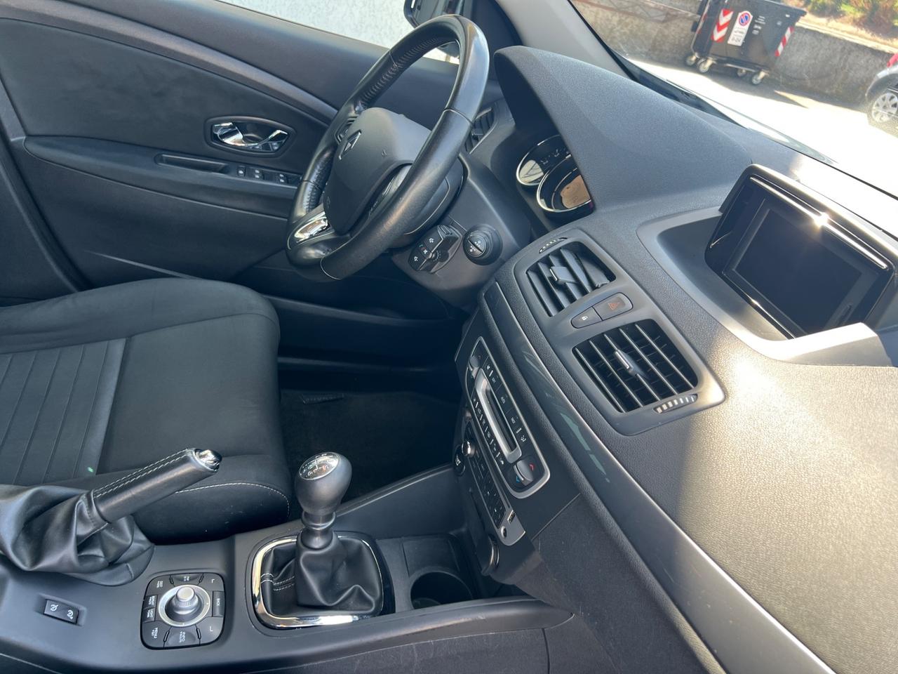 Renault Megane Mégane 1.5 dCi 110CV EDC SporTour Wave
