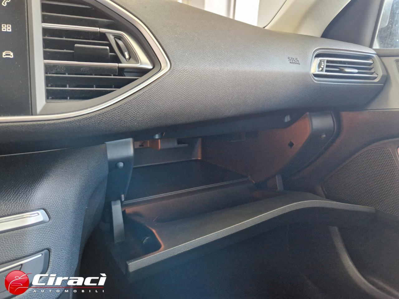 Peugeot 308 BlueHDi 130 EAT8 Business