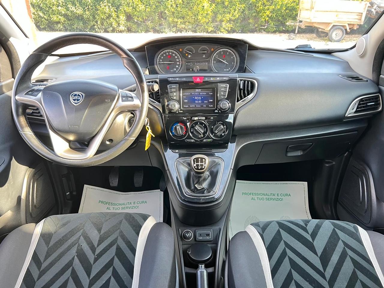 Lancia Ypsilon 1.3 MJT 95 CV 5 porte Platinum