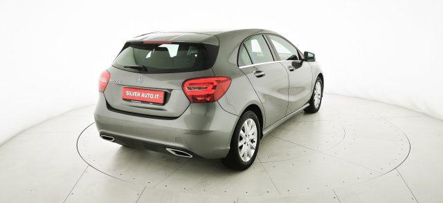 MERCEDES-BENZ A 220 d Automatic Business