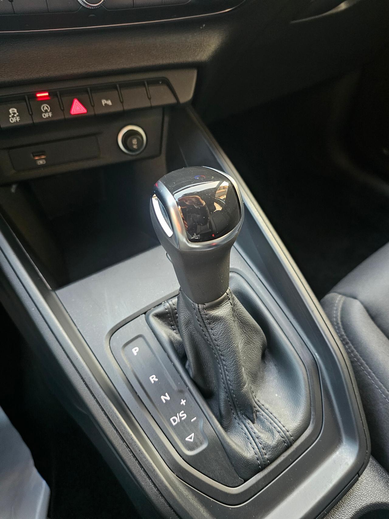 Audi A1 SPB 30 TFSI S tronic S line 18' NAV TAGL UFF CARVERTICAL