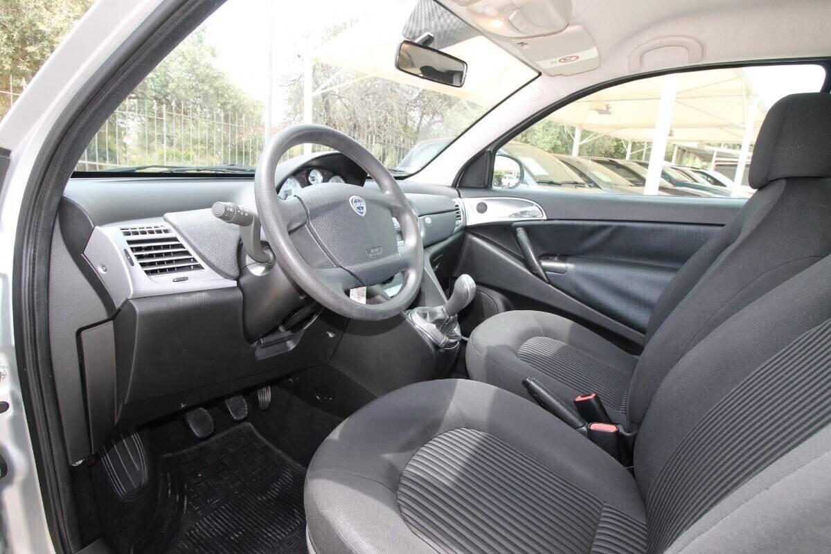 Lancia Ypsilon 1.3 MJT 75 CV New Oro|84000KM|2011