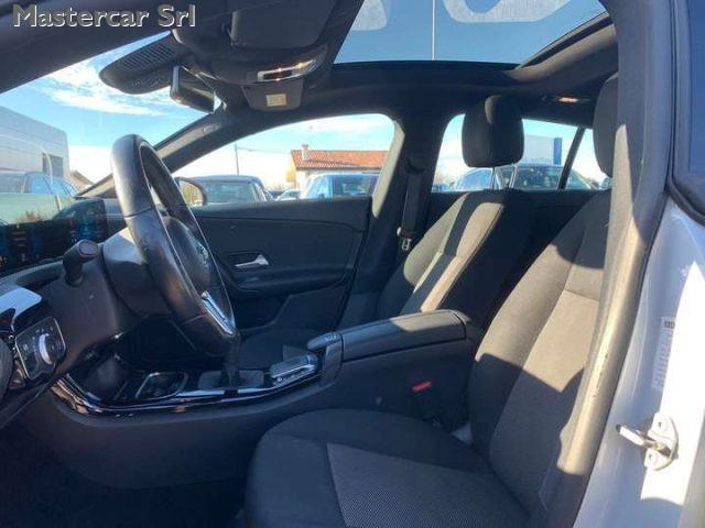 MERCEDES-BENZ CLA 180 CLA Shooting Brake 180 d TETTO d Business GE082CE