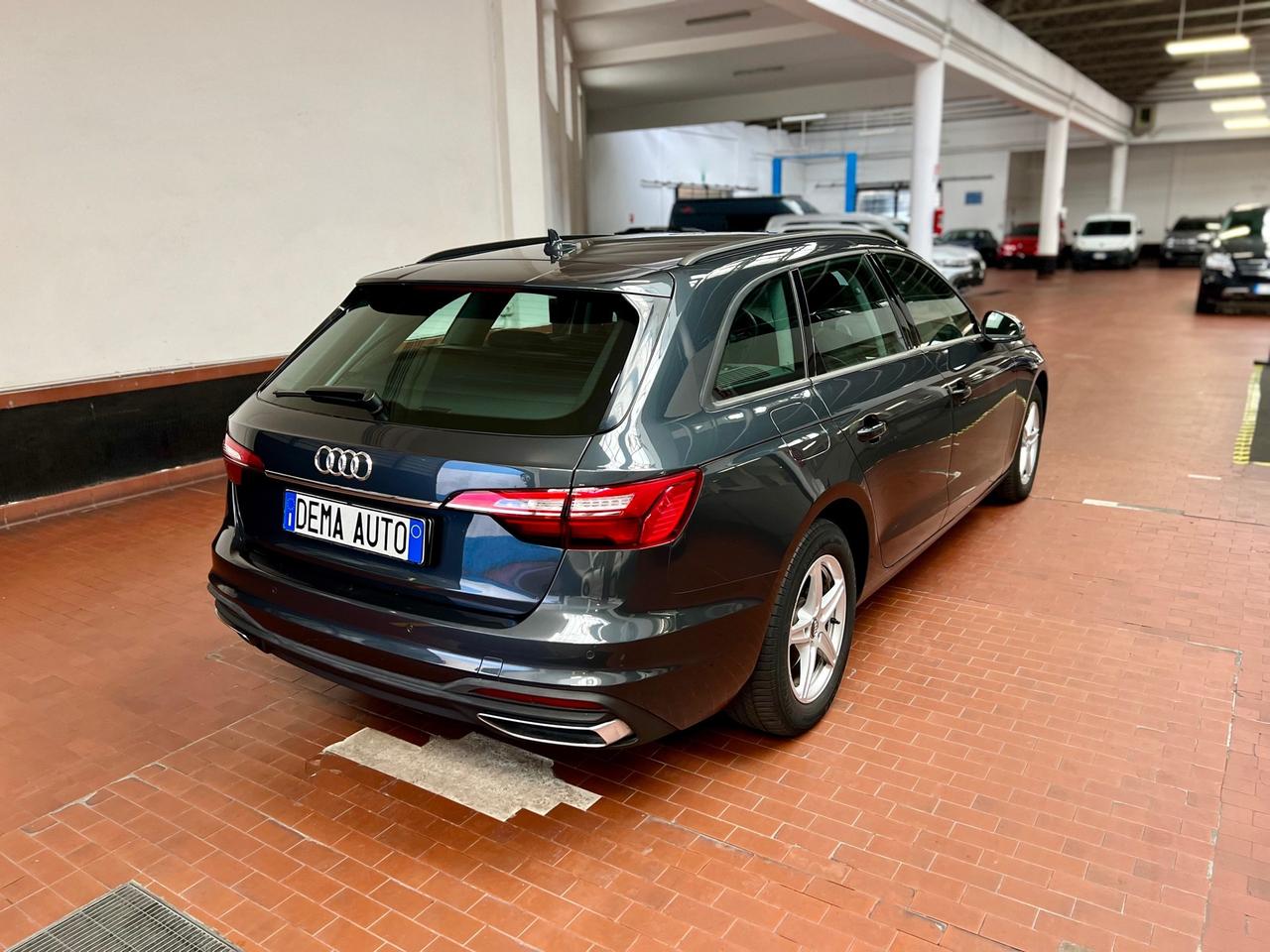 Audi A4 Avant Ibrida TDI/163 CV S-Tronic