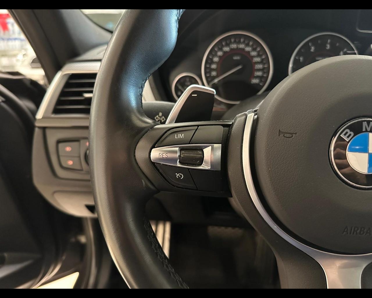 BMW Serie 3 (F30/31) - 320d xDrive Touring Msport