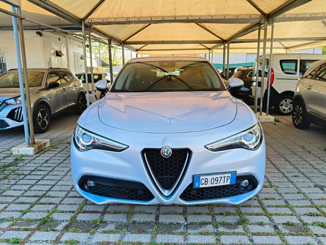 Alfa Romeo Stelvio 2.2 Turbodiesel 160 CV AT8 RWD Business