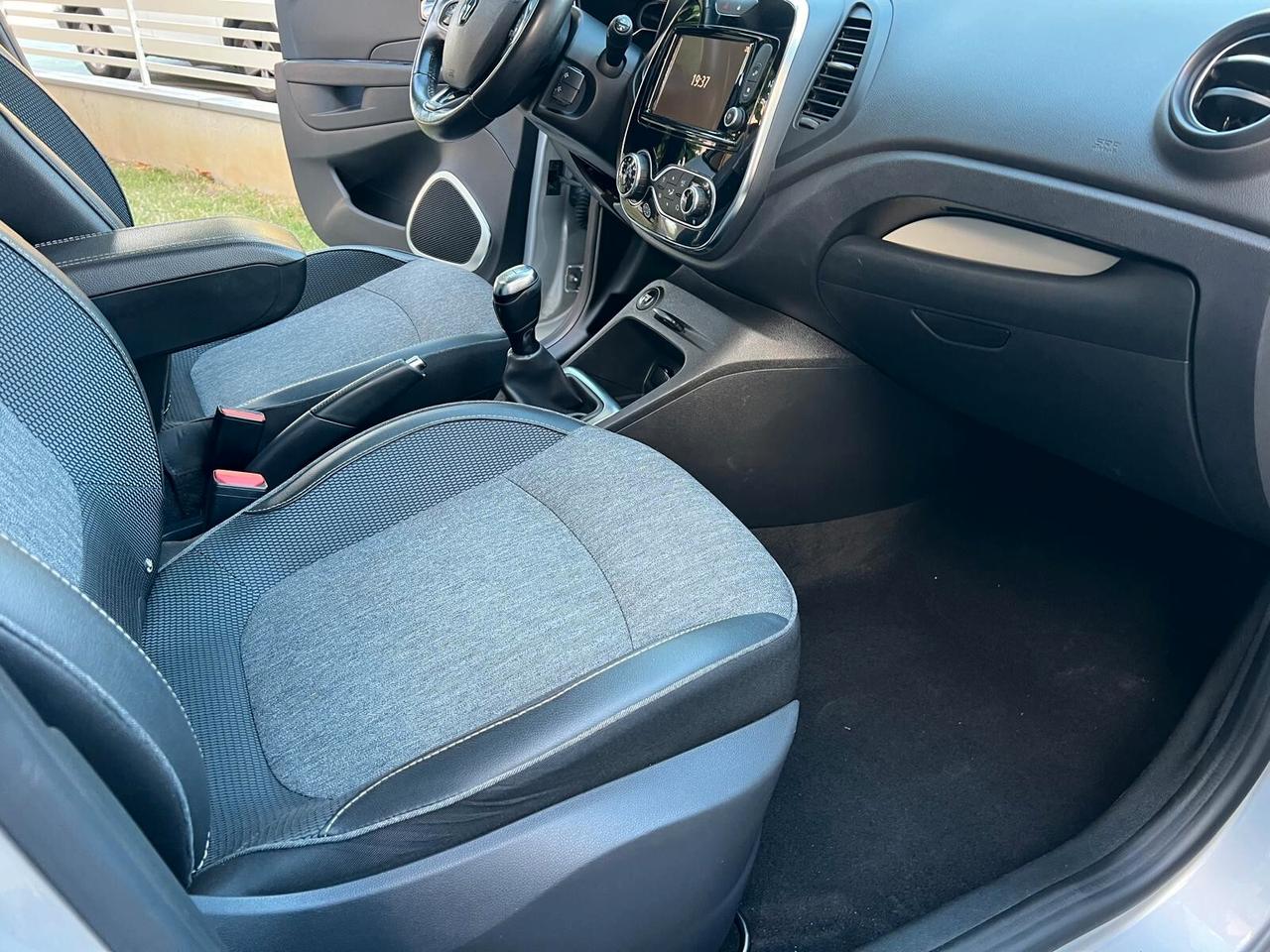 RENAULT CAPTUR dCi 90cv EDC SPORT EDITION NEOPATENTATI