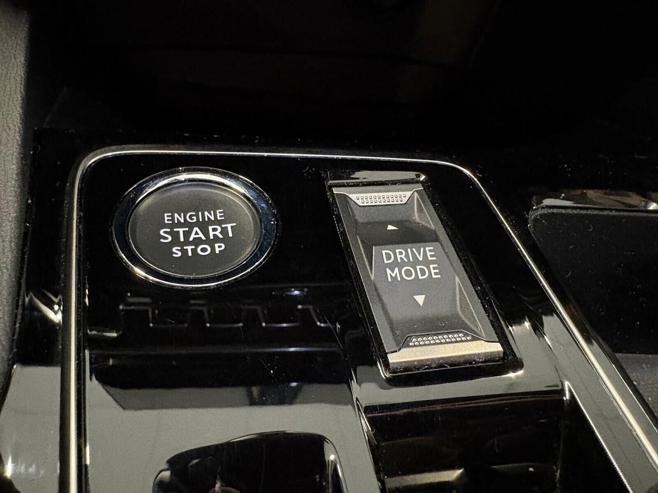 Peugeot 5008 ALLURE PACK BlueHDi 130 EAT8 7 p. SPOTICAR