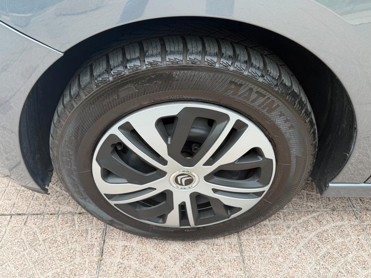 C3 1.1 benz, 4 cilindri, cinghia + tagliando fatti