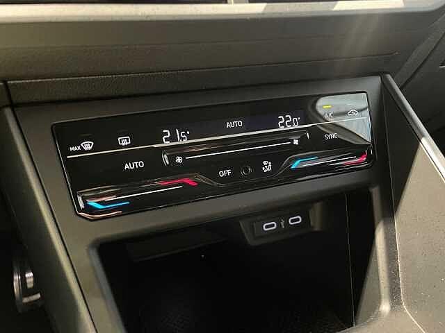 Volkswagen Polo 6ª serie 1.0TSI 95CV R-Line - NEOPATENTATI