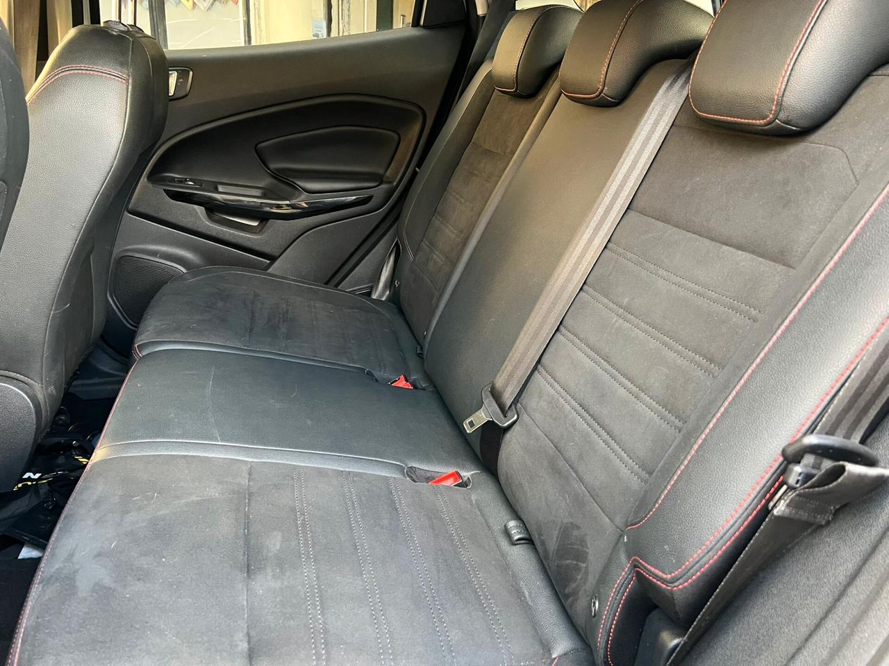 Ford EcoSport 1.5 Ecoblue ST-Line Black Edition s