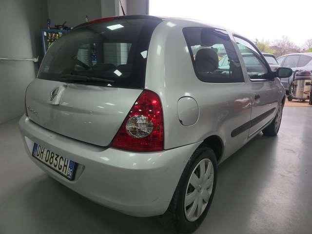 Renault Clio Clio II 2004 3p 1.2 Confort Authentique