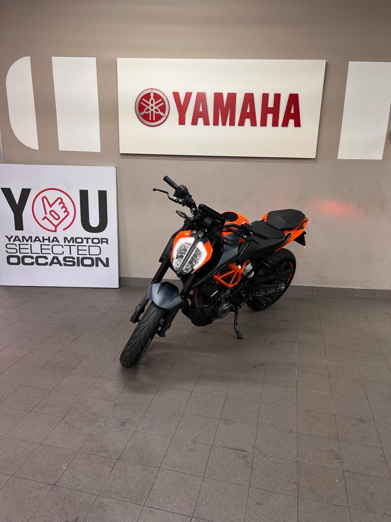 Ktm 390 Duke black orange