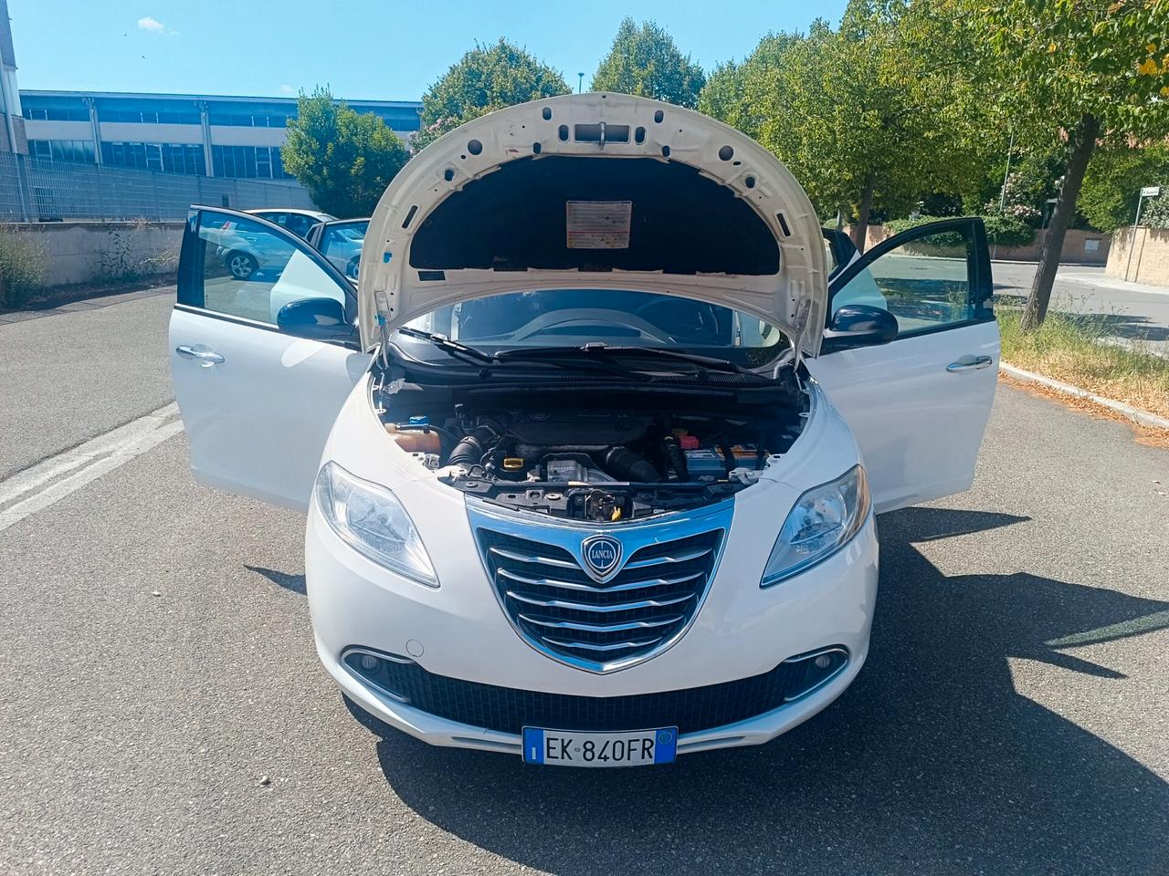 Lancia Ypsilon 1.3 MJT 75 CV SOLAMENTE 129.000 KM