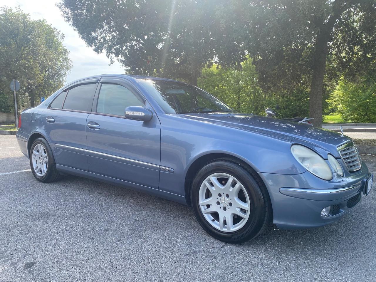 Mercedes-benz E 270 CDI cat Elegance