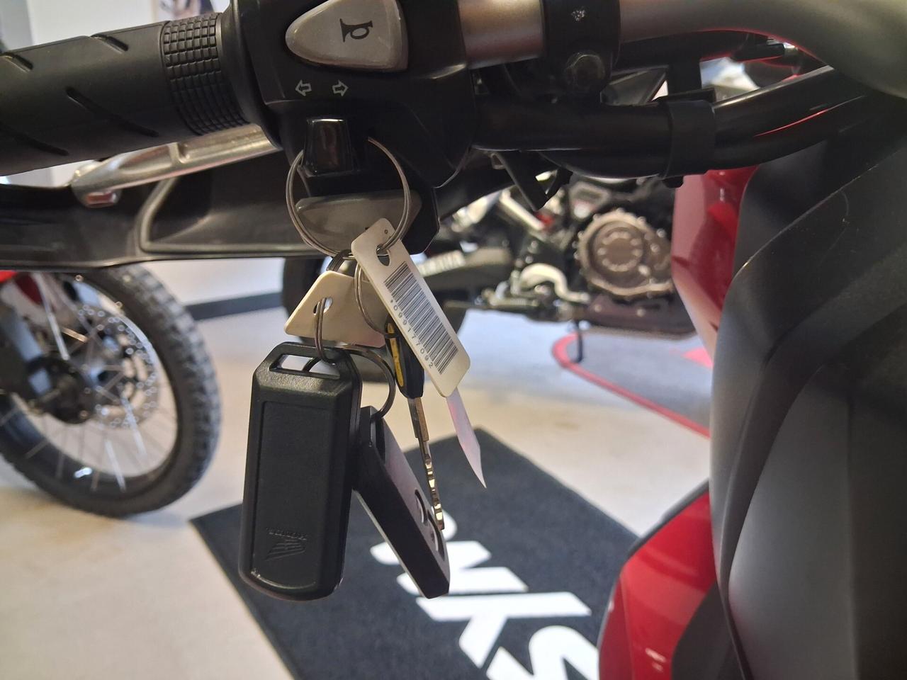 Honda X-ADV 750 ABS + TCS