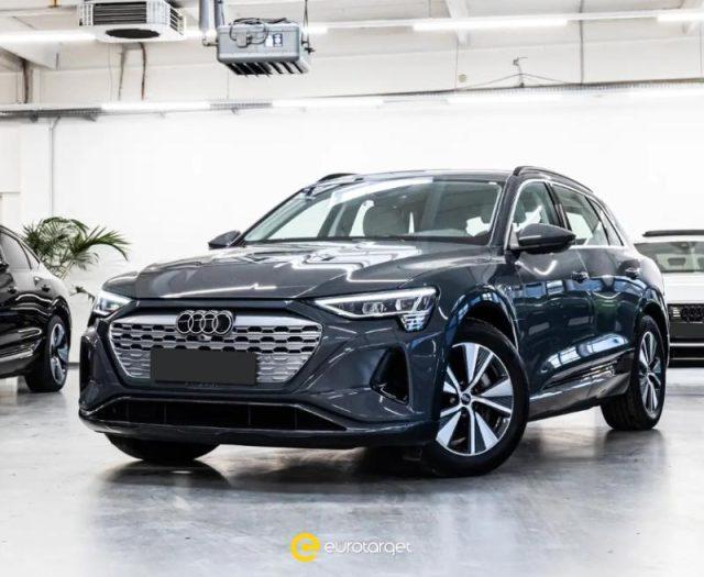 AUDI Q8 e-tron 50 quattro Business Advanced