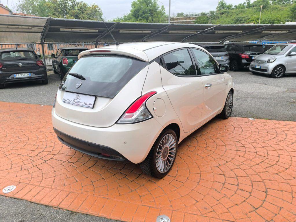 Lancia Ypsilon 0.9 TwinAir 85 CV 5 porte S&S Gold TAGLIANDATA!