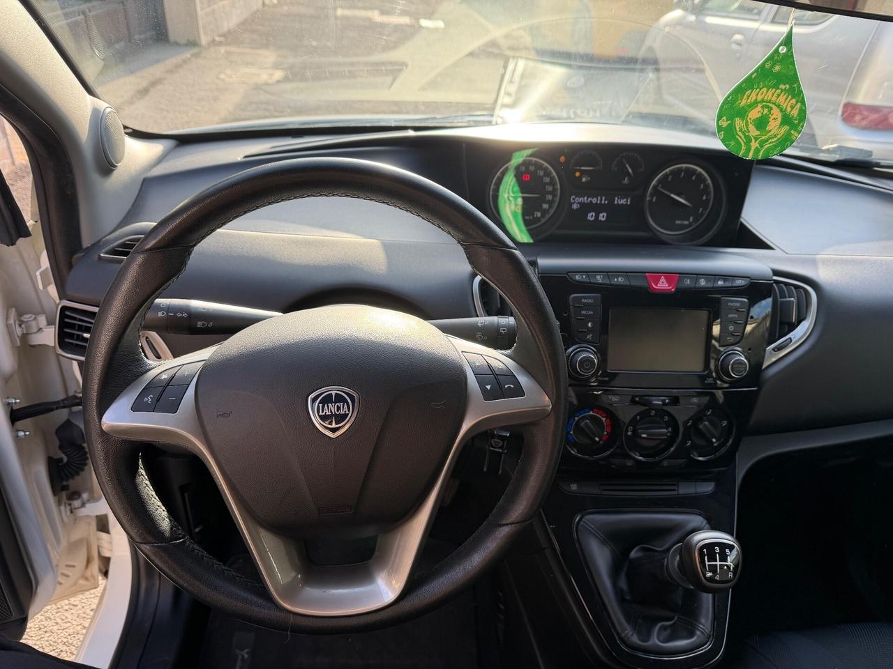 Lancia Ypsilon 1.2 69 CV 5 porte S&S Platinum