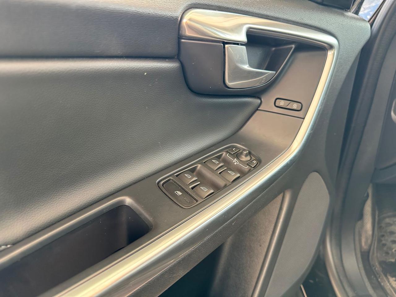 Volvo XC 60 Business Plus 2.0 D3 #7441