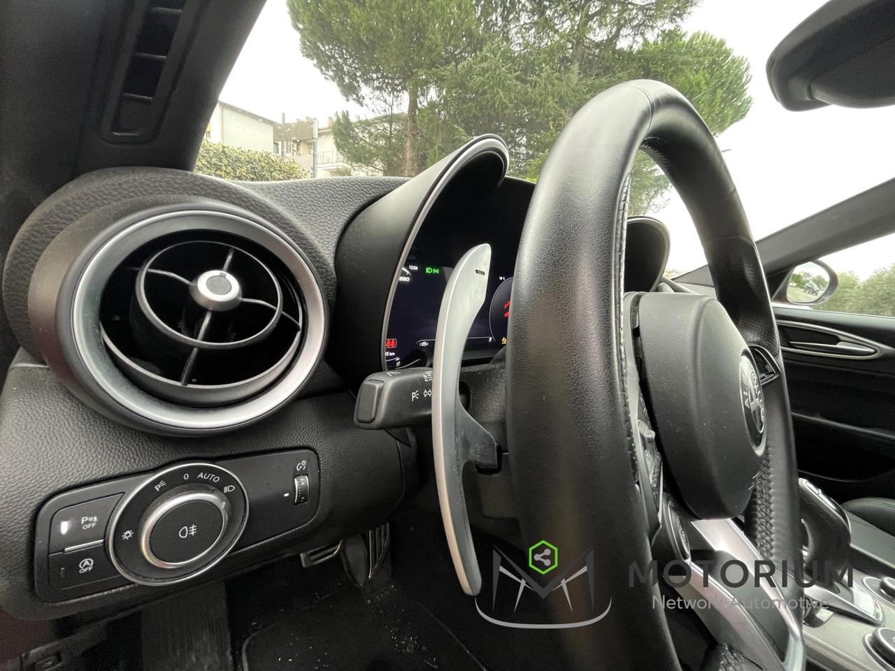 Alfa Romeo Giulia 2.2 Turbodiesel 210 CV AT8 AWD Q4 Veloce