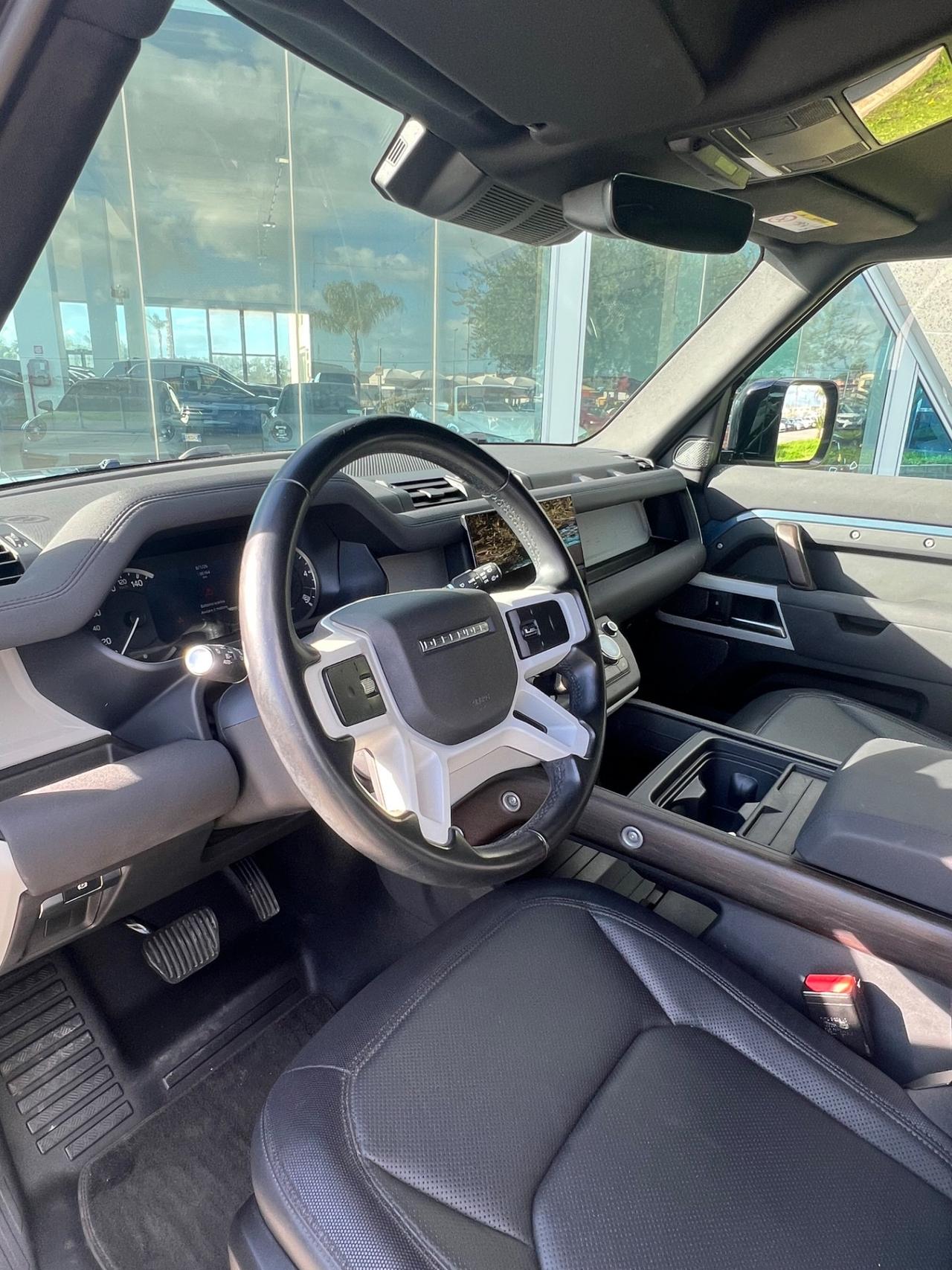 Land Rover Defender 110 3.0D I6 300 CV AWD Auto X-Dynamic SE