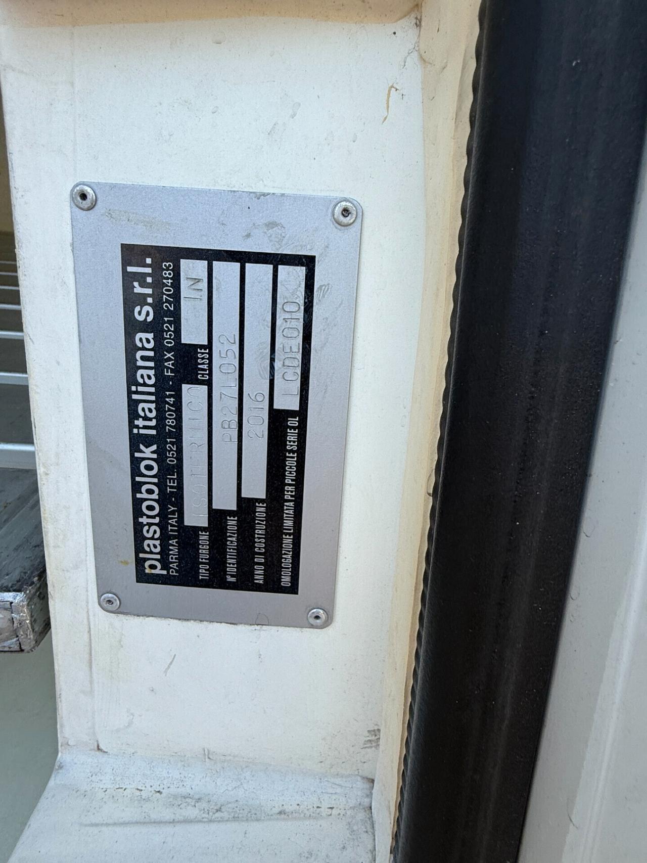 Volkswagen T6 Transporter 160 CV/150000 KM/L1H2/COIBENTATO/2016