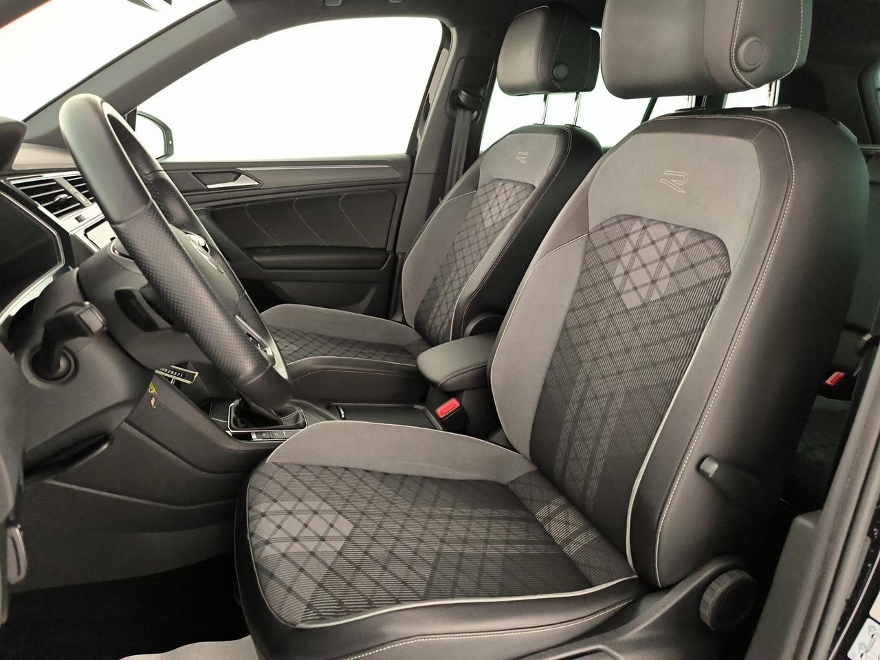 Volkswagen Tiguan 2.0 tdi r-line 150cv dsg