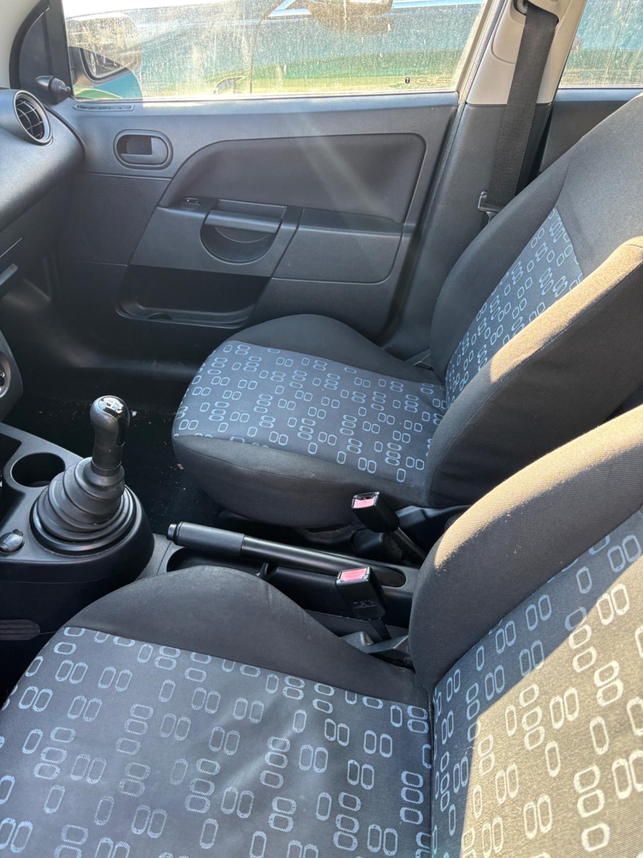 Ford Fiesta 1.2 16V 5p. Ambiente