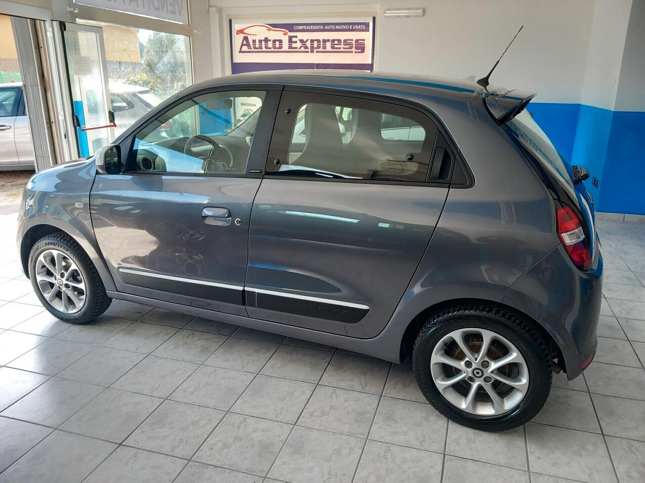 Renault Twingo anno 2017 automatica 1.0 benzina 23 mila km