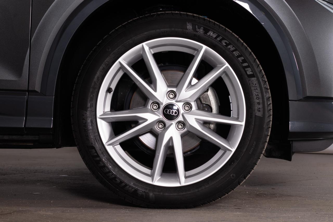 Audi Q2 35 Tfsi S-tronic S Line Identity Black Matrix