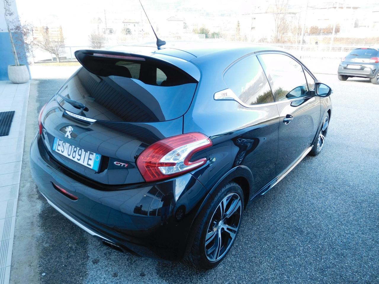 Peugeot 208 1.6 THP 200 CV 3 porte GTi