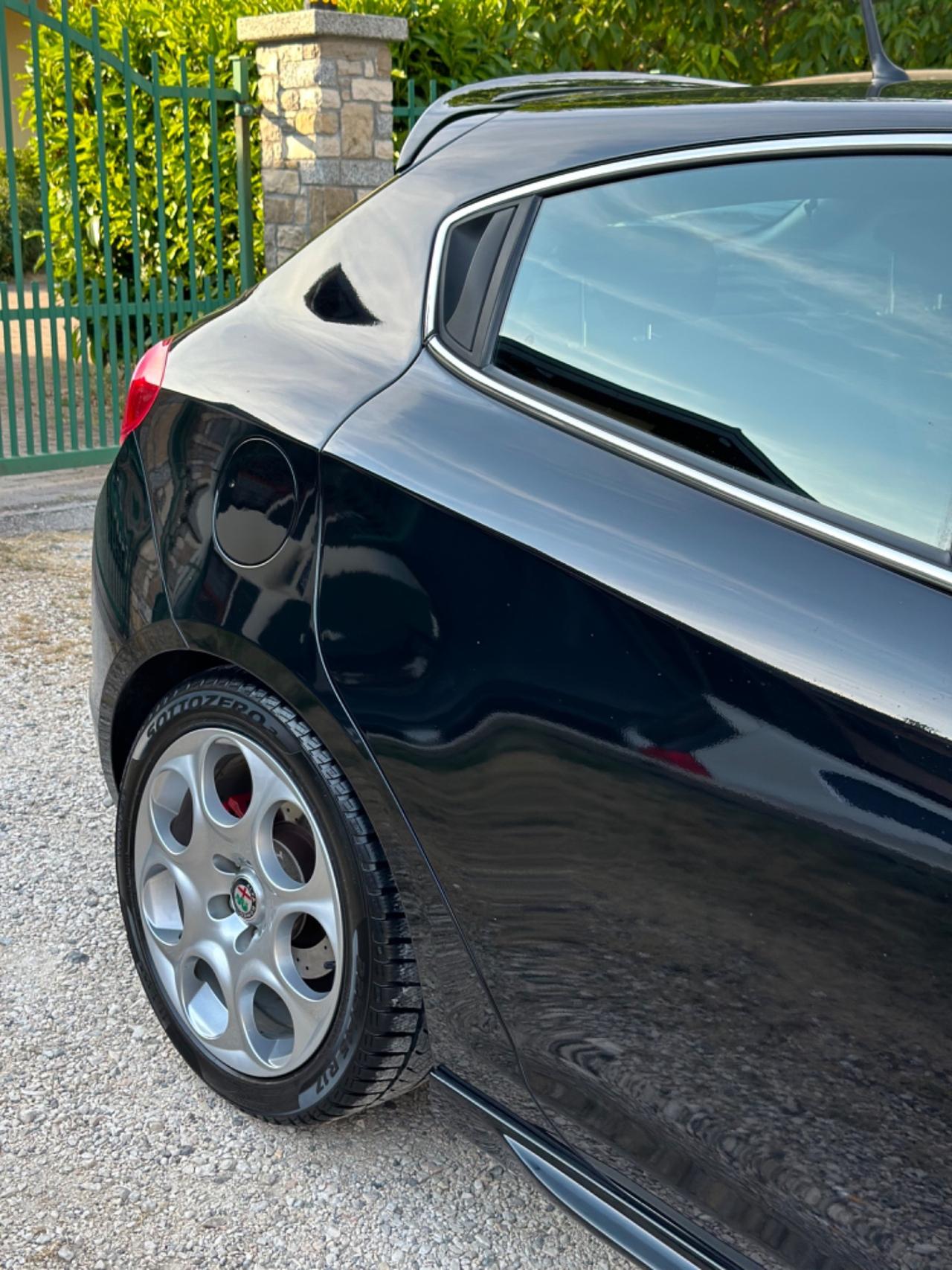 Alfa Romeo GIULIETTA 1.6 JTDm-2 KIT QUADRIFOGLIO
