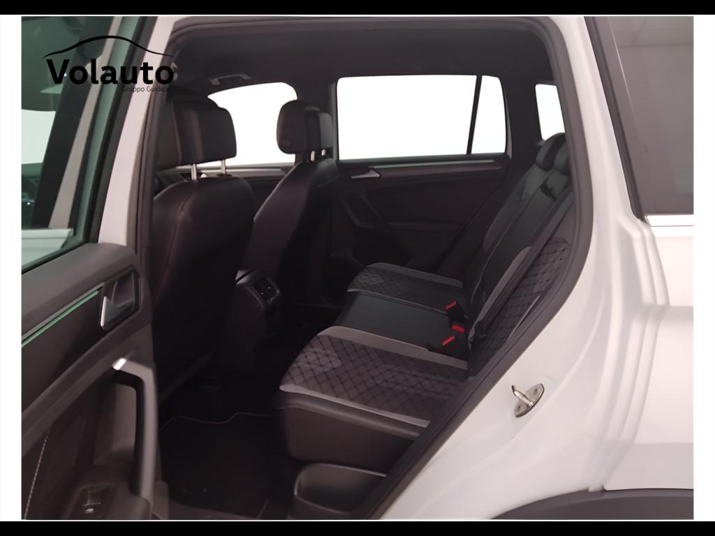 VOLKSWAGEN Tiguan II 2021 - Tiguan 1.5 tsi R-Line 150cv dsg