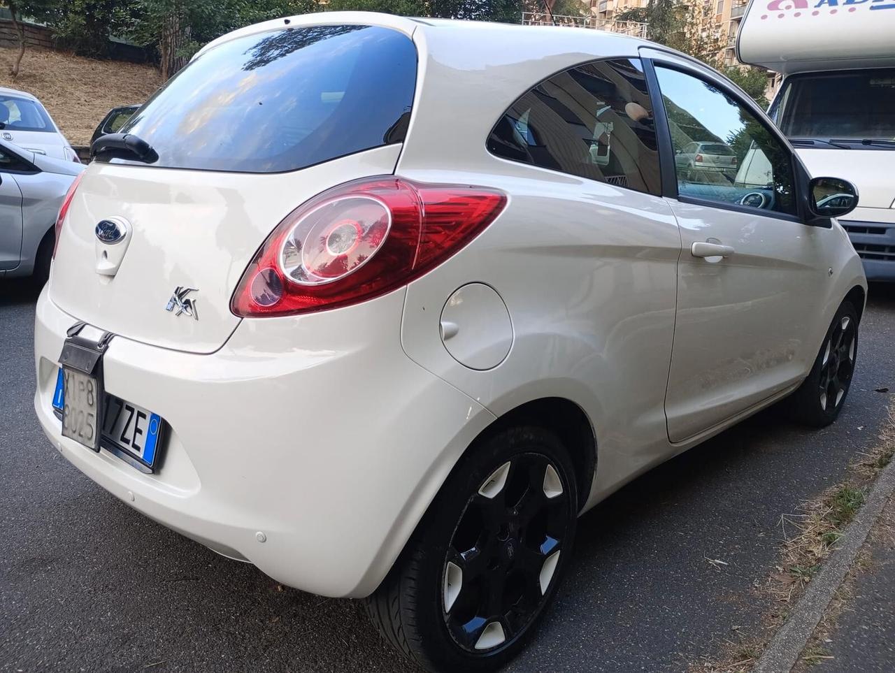 Ford Ka 1.2 8V 69 CV Black&White Edition