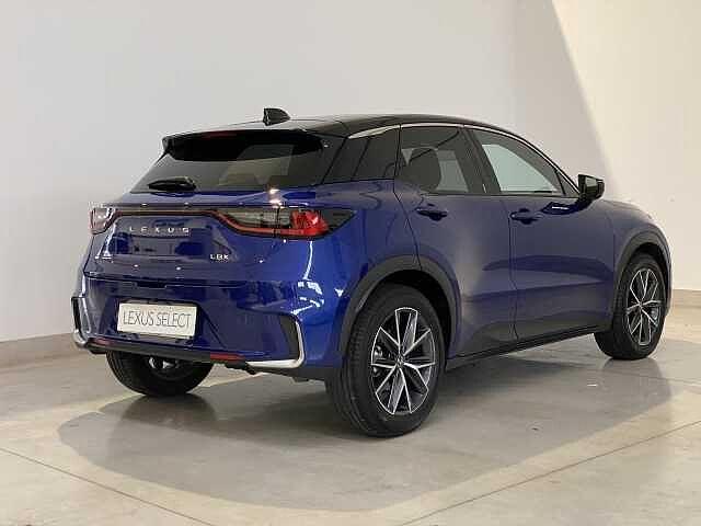 Lexus LBX Hybrid 4WD Cool