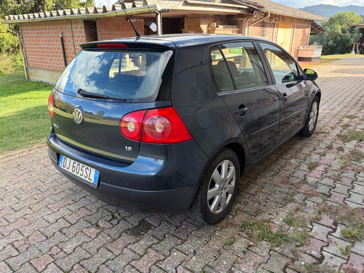 Volkswagen Golf 1.6 GPL