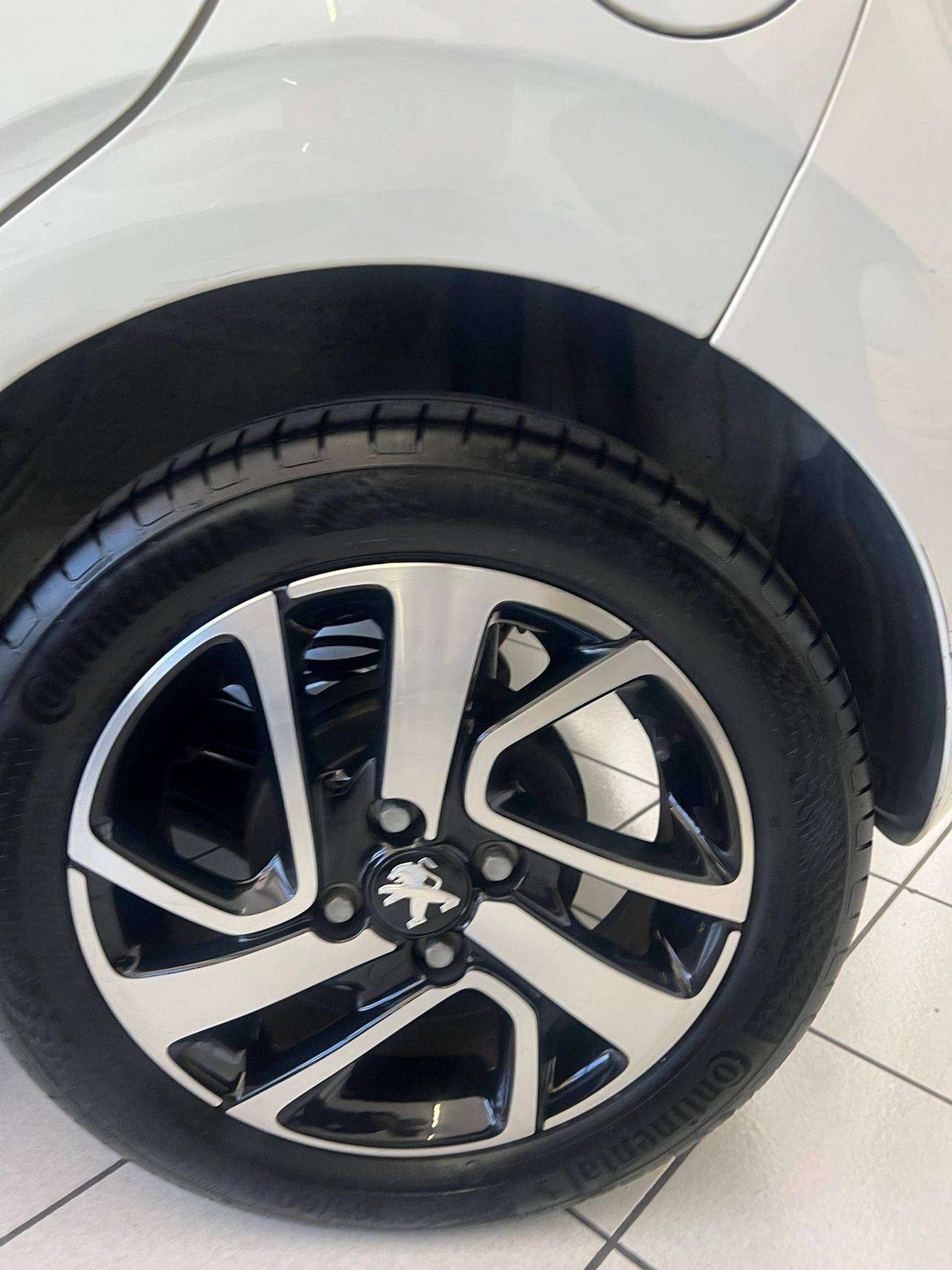 Peugeot 108 108 5p 1.0 vti Allure E6 SOLO 89.000KM