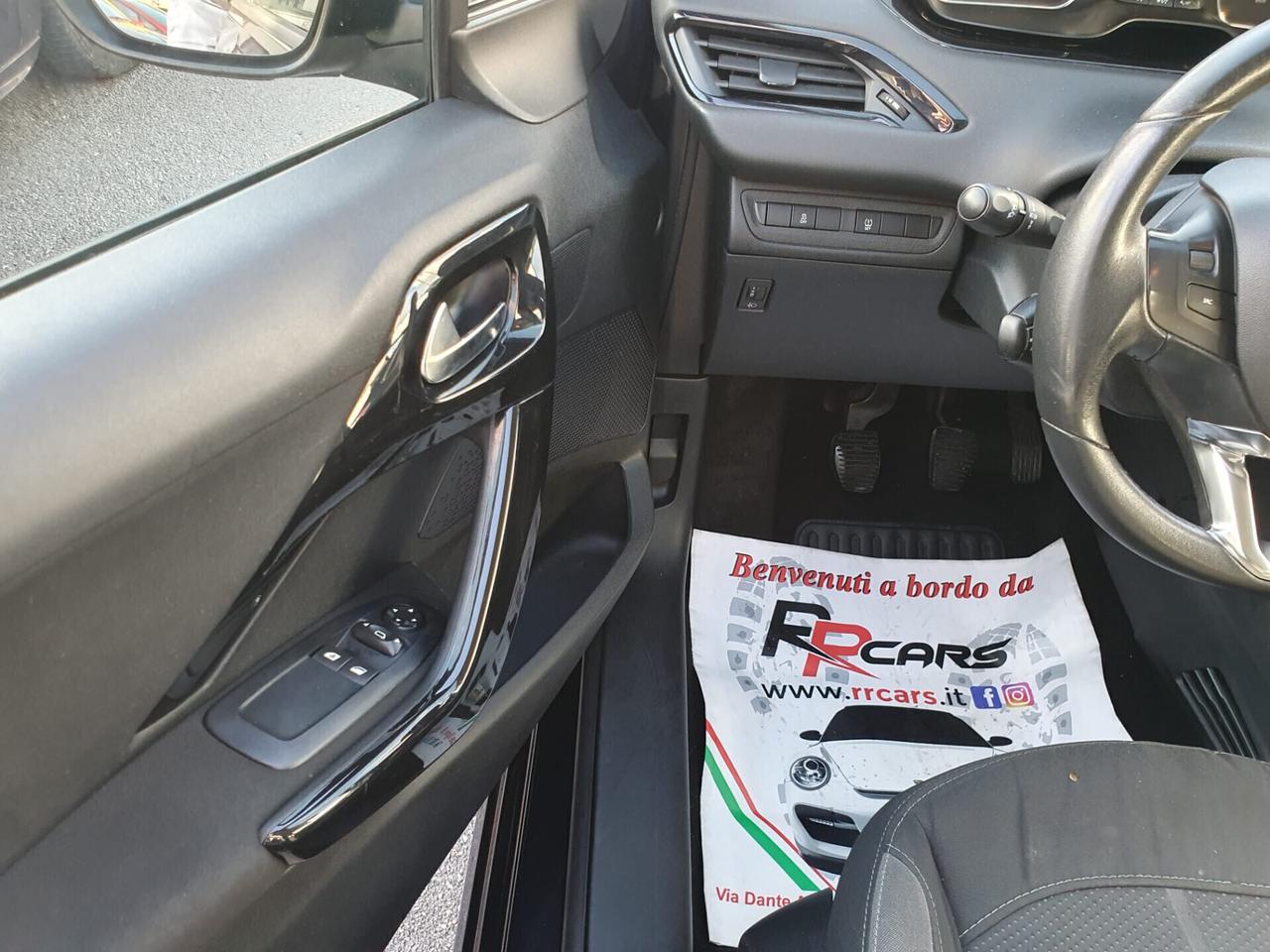 Peugeot 208 PureTech 82 5 porte Allure