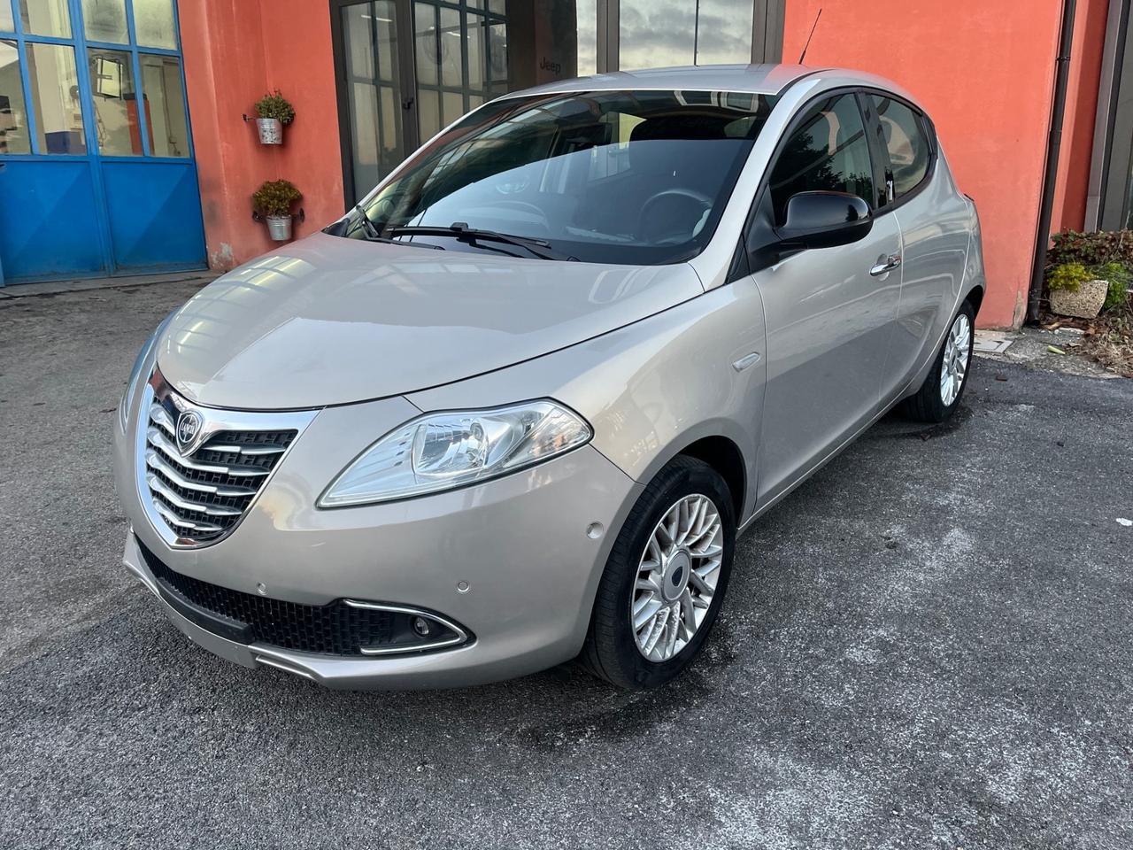 Lancia Ypsilon 1.2 69 CV 5 porte Gold-full-