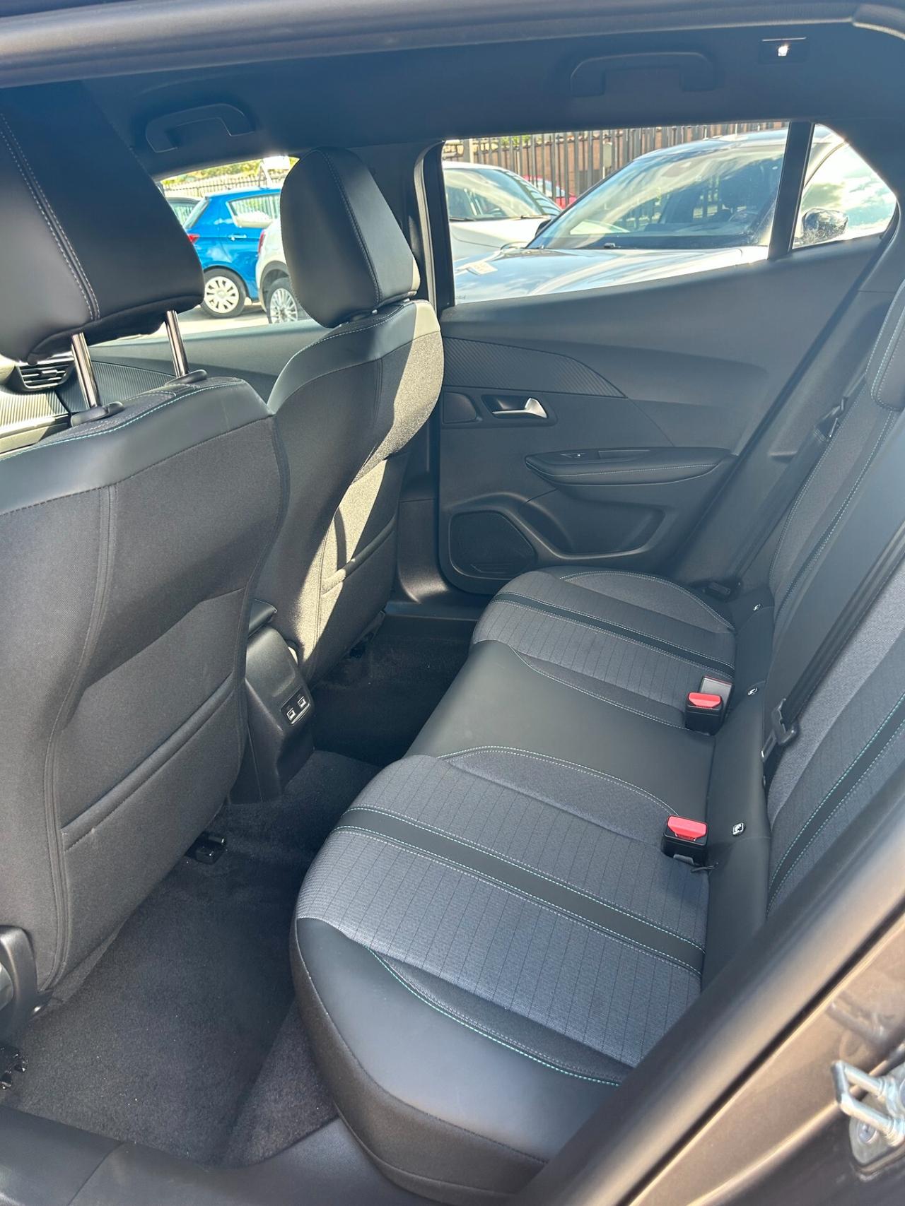 Peugeot 2008 PureTech 130 S&S EAT8 Allure Pack