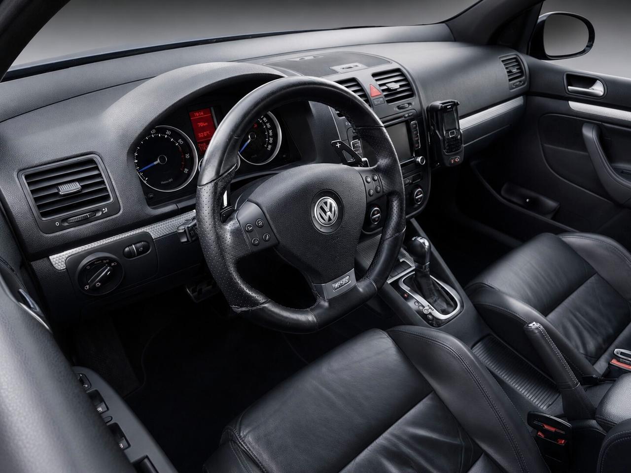 Volkswagen Golf 3.2 VR6 4mot. 5p. DSG R32